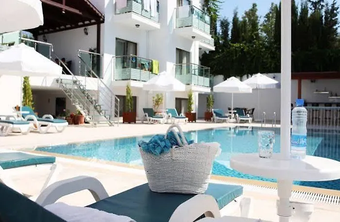 Gun Ay غومْبيت