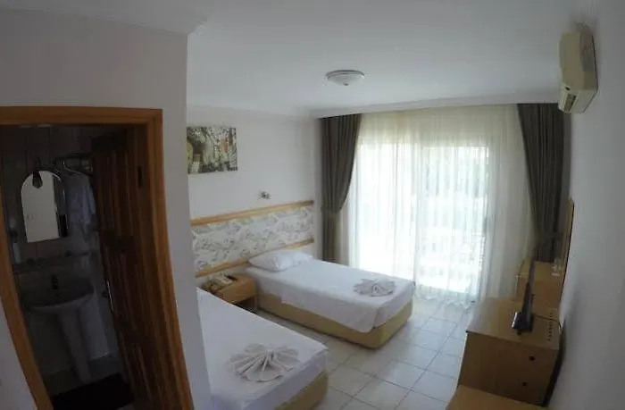 Gun Ay غومْبيت